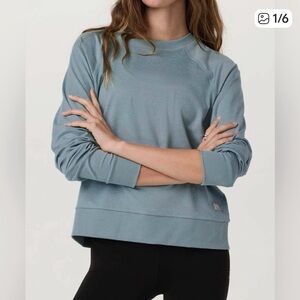 Vuori long sleeve halo shirt, green/ grey, size xs